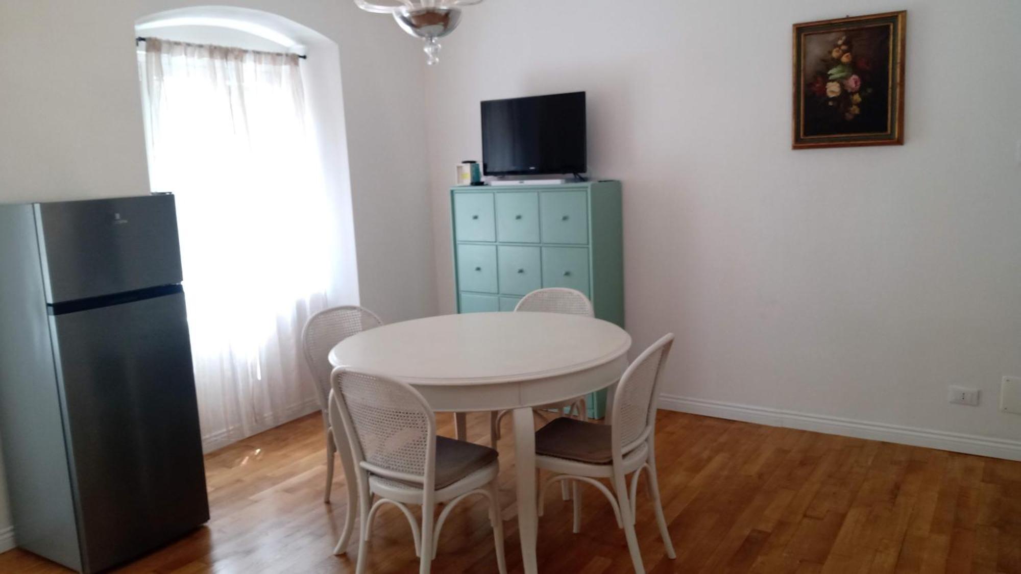 Casa Renova, Intero Appartamento, 2 Camere, Max 4 Ospiti, Trieste Zona Storica 外观 照片