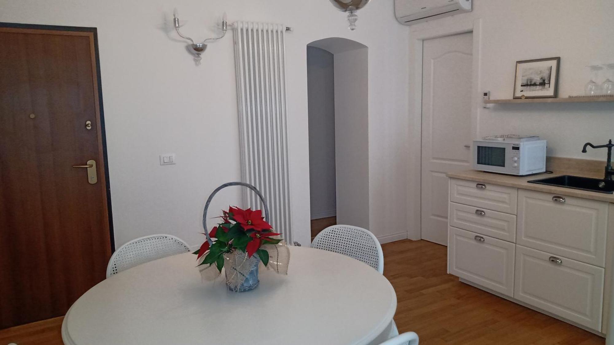 Casa Renova, Intero Appartamento, 2 Camere, Max 4 Ospiti, Trieste Zona Storica 外观 照片