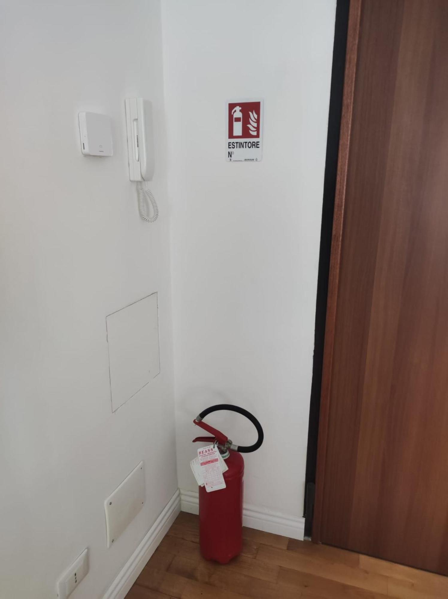 Casa Renova, Intero Appartamento, 2 Camere, Max 4 Ospiti, Trieste Zona Storica 外观 照片